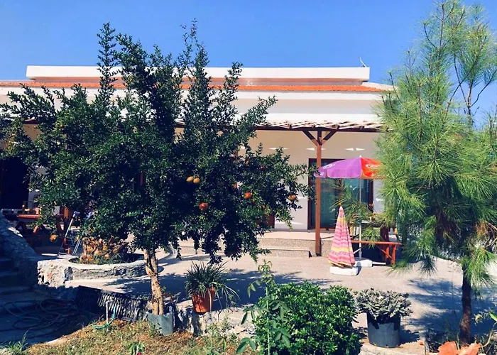 Sea & Sky Bungalows Escape Beach Guest Rooms Kyrenia (Northern Cyprus)