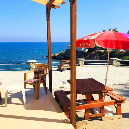 Sea & Sky Bungalows Escape Beach Guest Rooms Lägenhetshotell Kyrenia (Northern Cyprus)