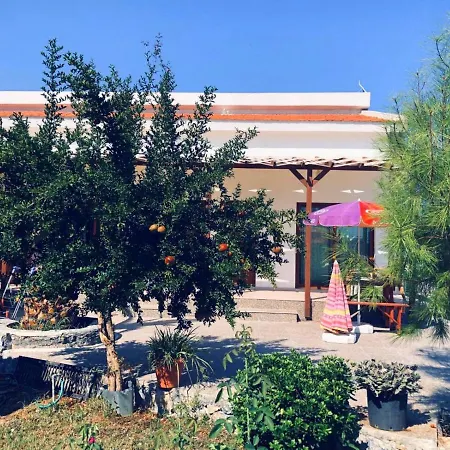 Sea & Sky Bungalows Escape Beach Guest Rooms Kyrenia (Northern Cyprus)