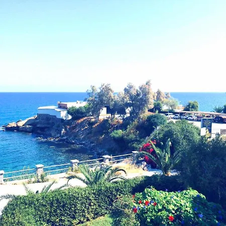 Aparthotel Sea & Sky At Escape Beach *