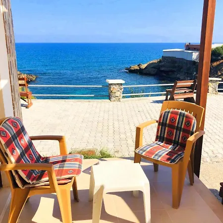 Sea & Sky Bungalows Escape Beach Guest Rooms Lägenhetshotell Kyrenia (Northern Cyprus)